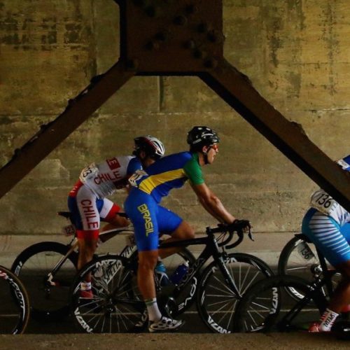 Coureurs avec le maillot de leur équipe nationale