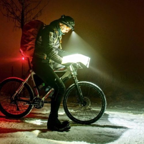 Course, en hiver, sous la neige