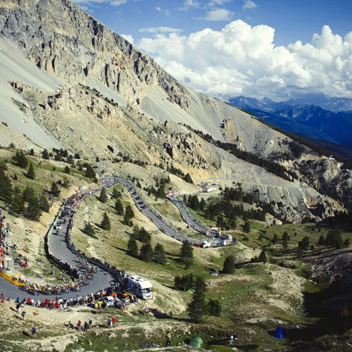 La fin de l’Izoard avec au fond, le mythique passage de la Casse Déserte.