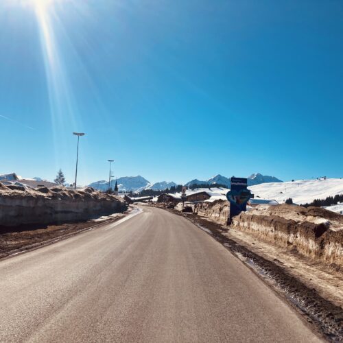 Le col des Saisies est ouvert en hiver